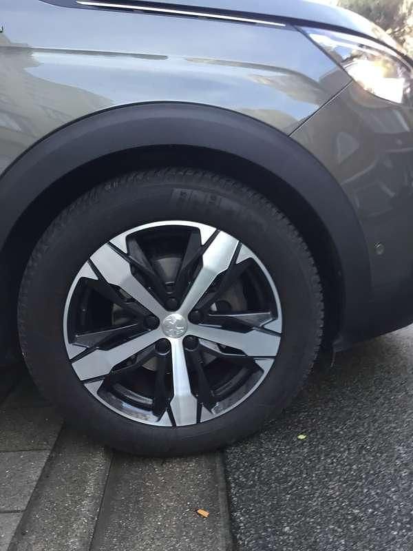 Usata Peugeot 3008 GT-line 131 CV (96 kW) 2019 Grigio SUV