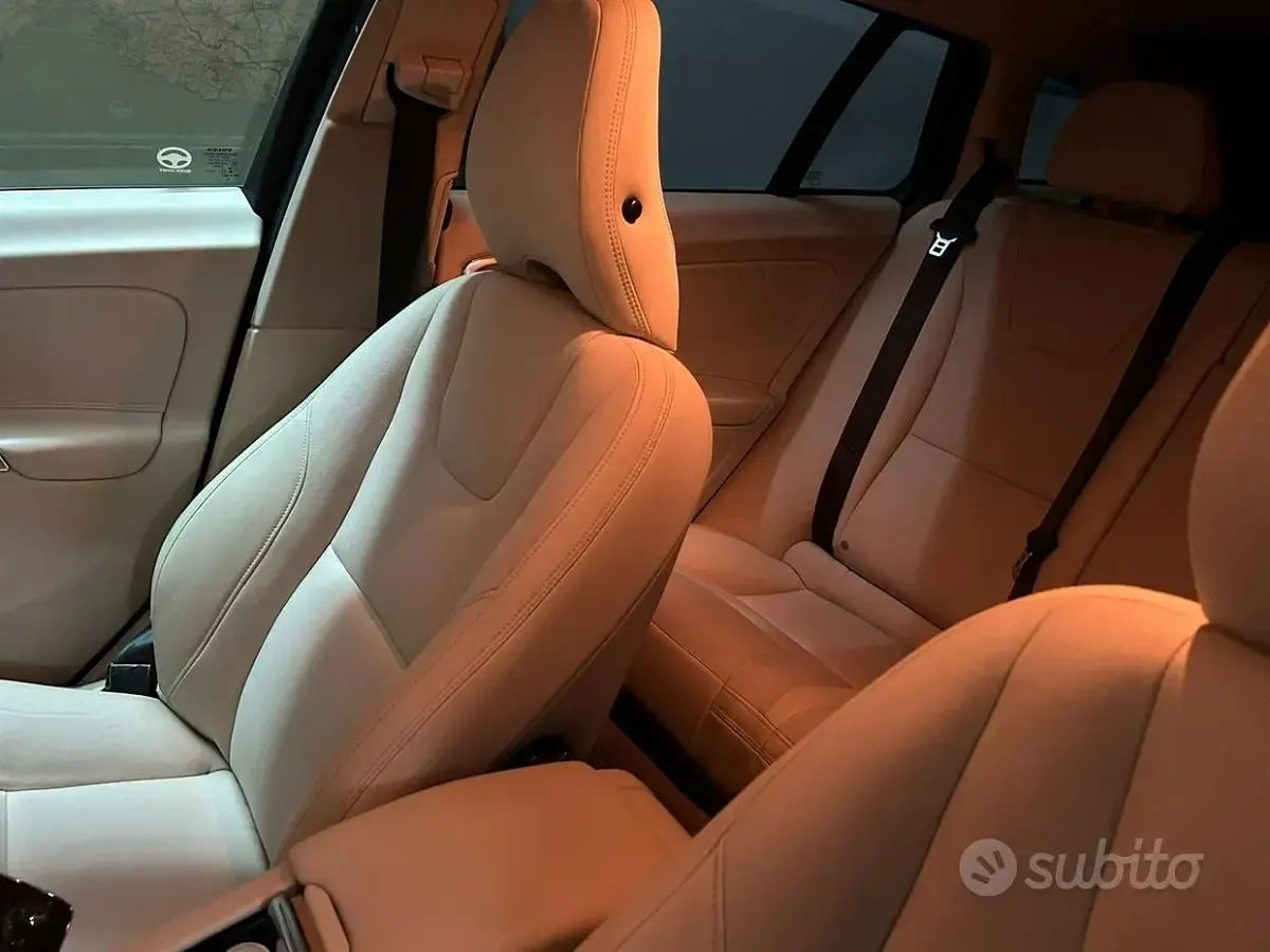 Usata Volvo V60 115 CV (84 kW) 2012 Nero Station wagon