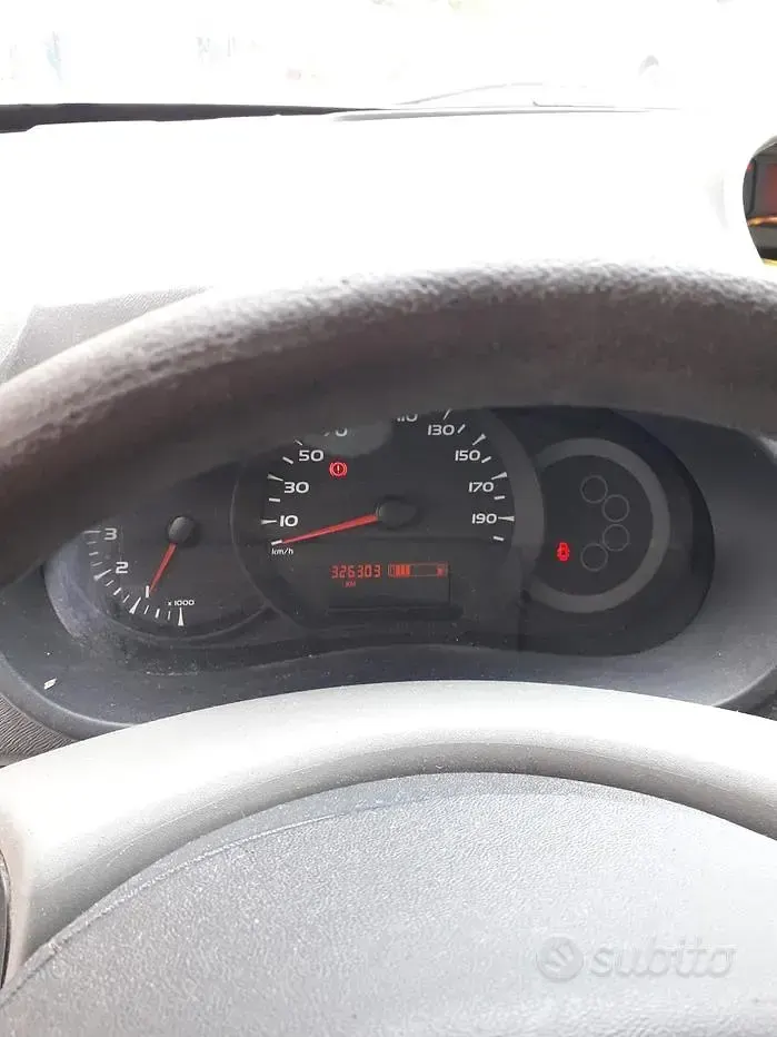 Usado Renault Kangoo 85 CV (62 kW) 2010 Monovolumen