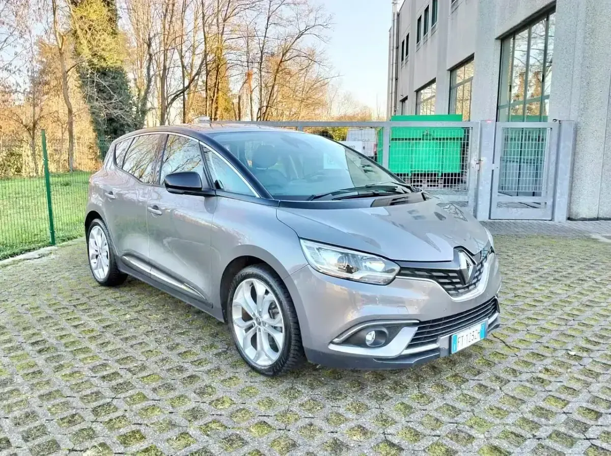 Usata Renault Scénic Initiale Paris 119 CV (87 kW) 2019 Grigio Monovolume