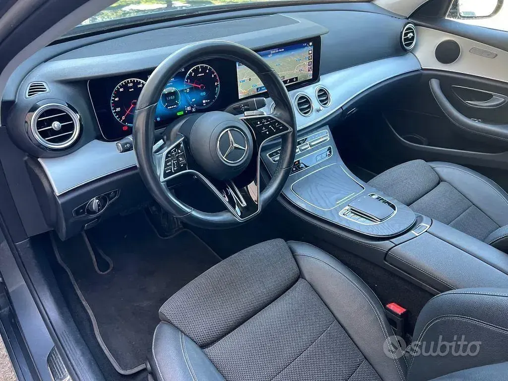 Usata Mercedes E300 Premium 194 CV (142 kW) 2020 Grigio Station wagon
