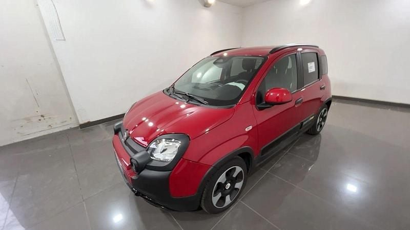 Usata Fiat Panda Cross Cross 70 CV (51 kW) 2025 Rosso Utilitaria