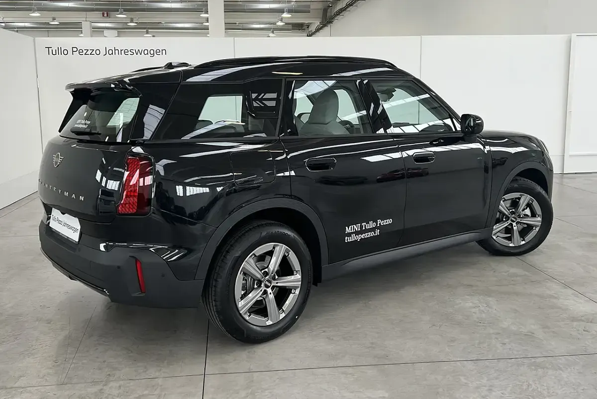 Usata Mini Countryman Classic 150 CV (110 kW) 2024 Midnight black ii metallizzato SUV
