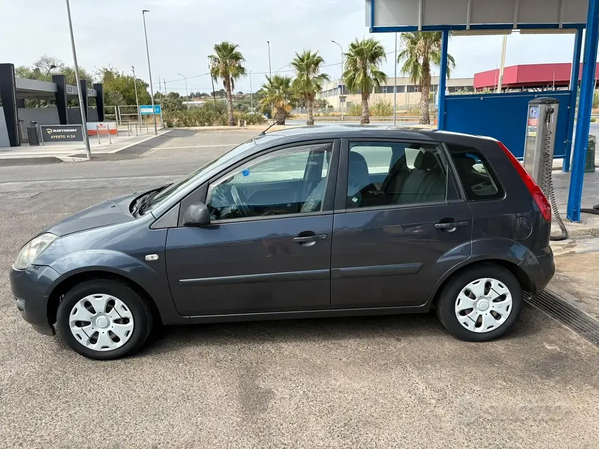Usata Ford Fiesta 68 CV (50 kW) 2008 Utilitaria