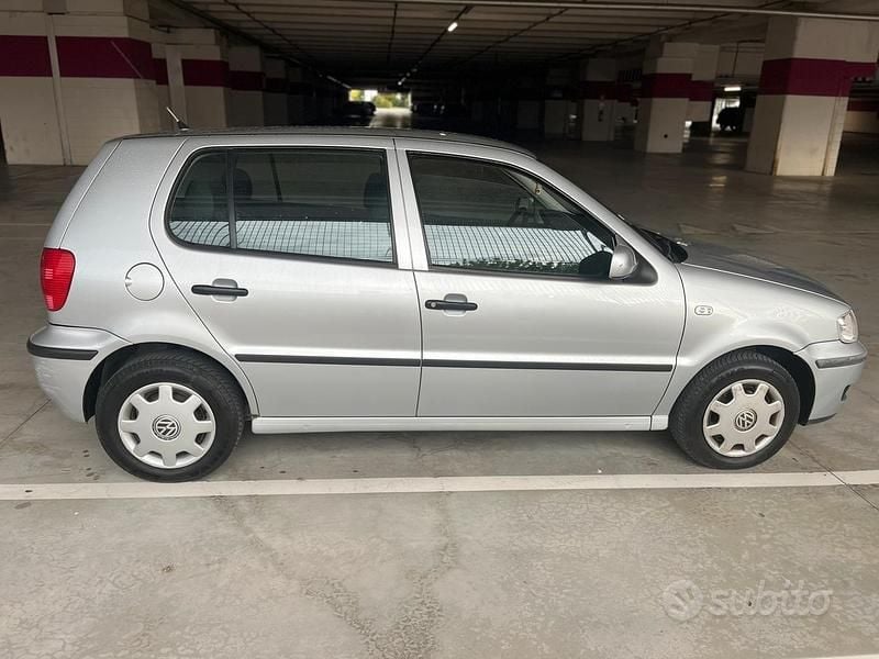 Usata VW Polo 50 CV (36 kW) 2001 Grigio Berlina