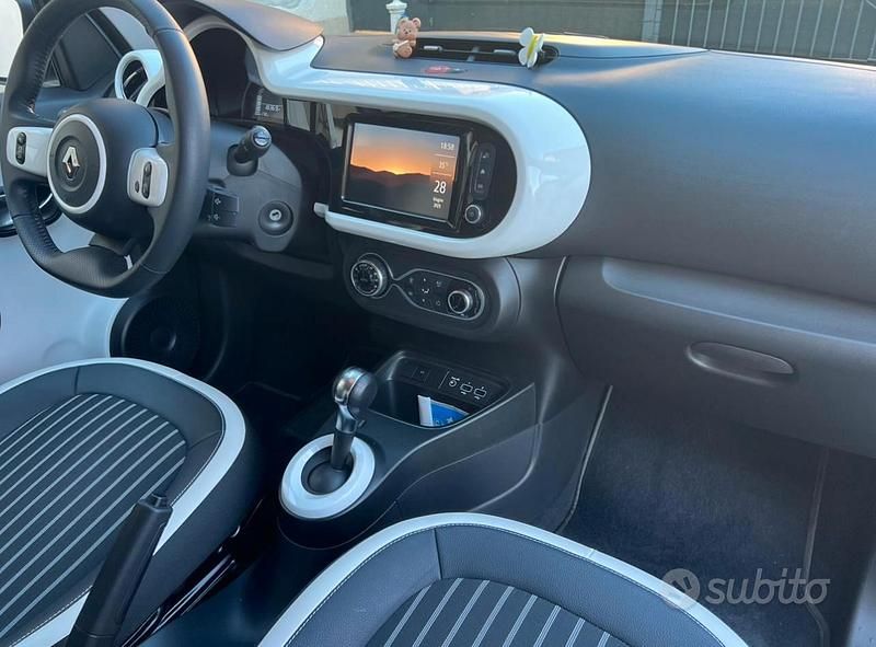 Usata Renault Twingo 60 kW (82 CV) 2023 Utilitaria