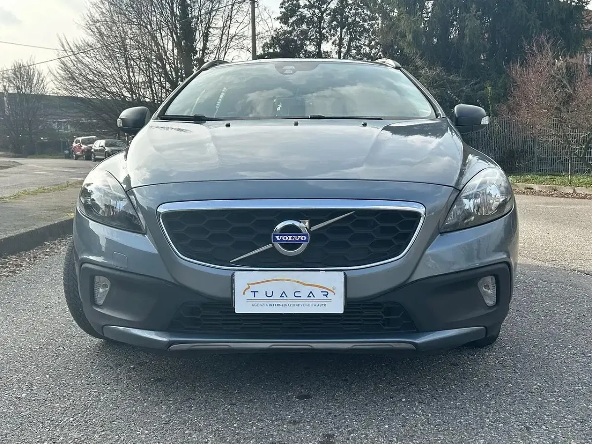 Usata Volvo V40 Kinetic 150 CV (110 kW) 2015 Grigio Berlina