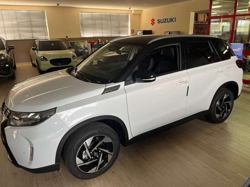 Usata Suzuki Vitara 129 CV (94 kW) 2024 Bianco SUV