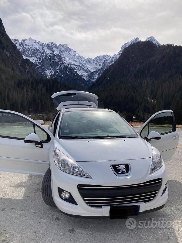 Usata Peugeot 207 92 CV (67 kW) 2011 Bianco Utilitaria