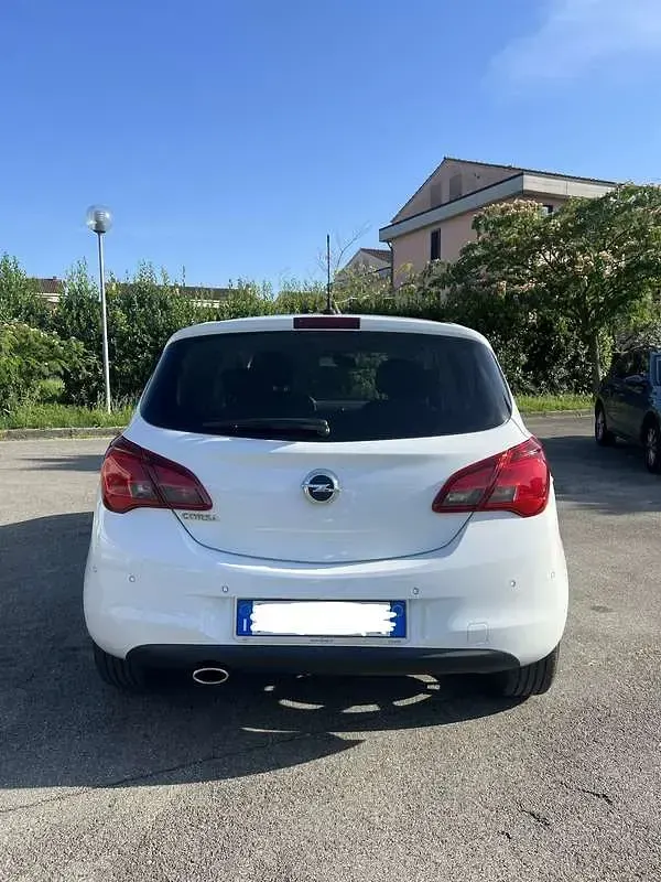 Usata Opel Corsa 90 CV (66 kW) 2017 Utilitaria