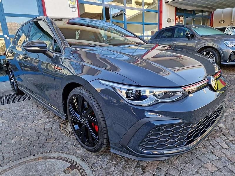 Usata VW Golf VIII GTI 245 CV (180 kW) 2022 Uranograu Utilitaria