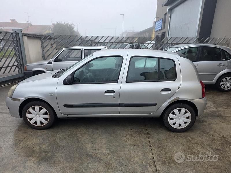 Usata Renault Clio II 2008 Grigio Berlina
