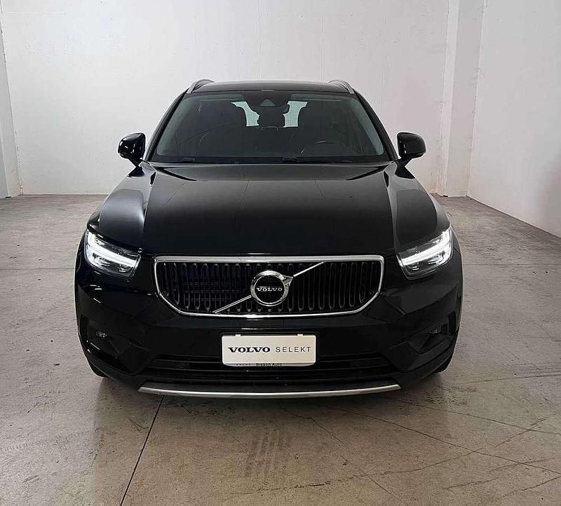 Usata Volvo XC40 Momentum 150 CV (110 kW) 2021 Nero SUV