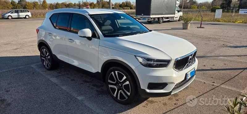 Usata Volvo XC40 150 CV (110 kW) 2020 Bianco SUV