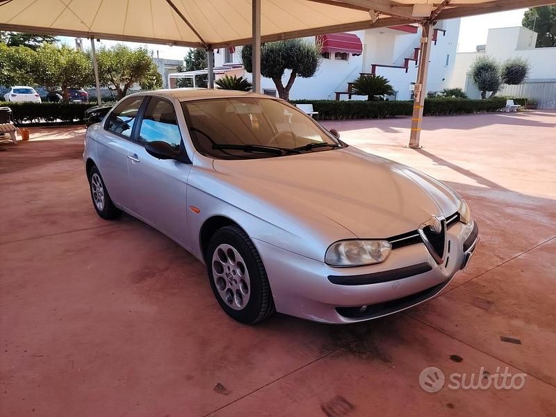 Usata Alfa Romeo 156 Distinctive 120 CV (88 kW) 2000 Grigio Berlina