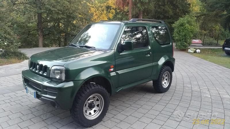 Usata Suzuki Jimny 85 CV (62 kW) 2012 Verde SUV