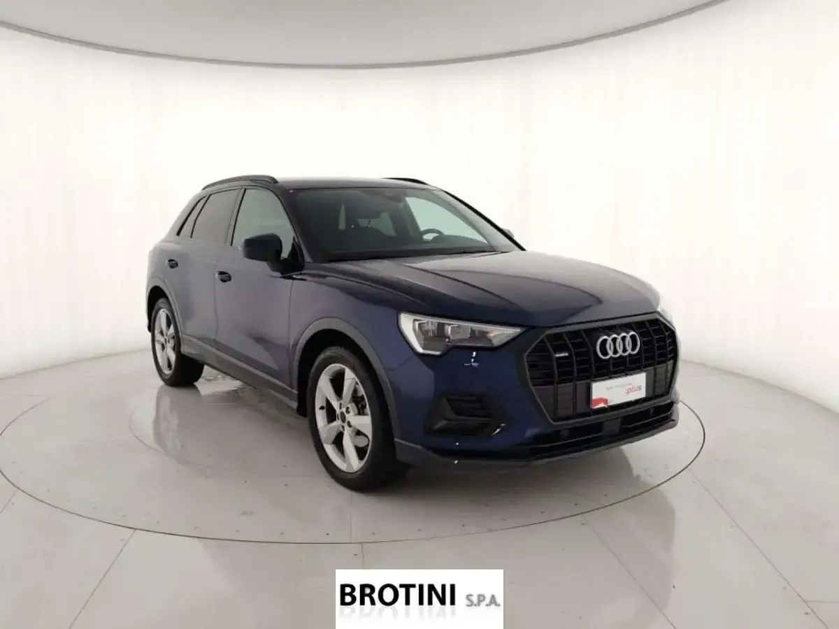 Usata Audi Q3 Advanced Plus 150 CV (110 kW) 2021 Blu metallizzato SUV