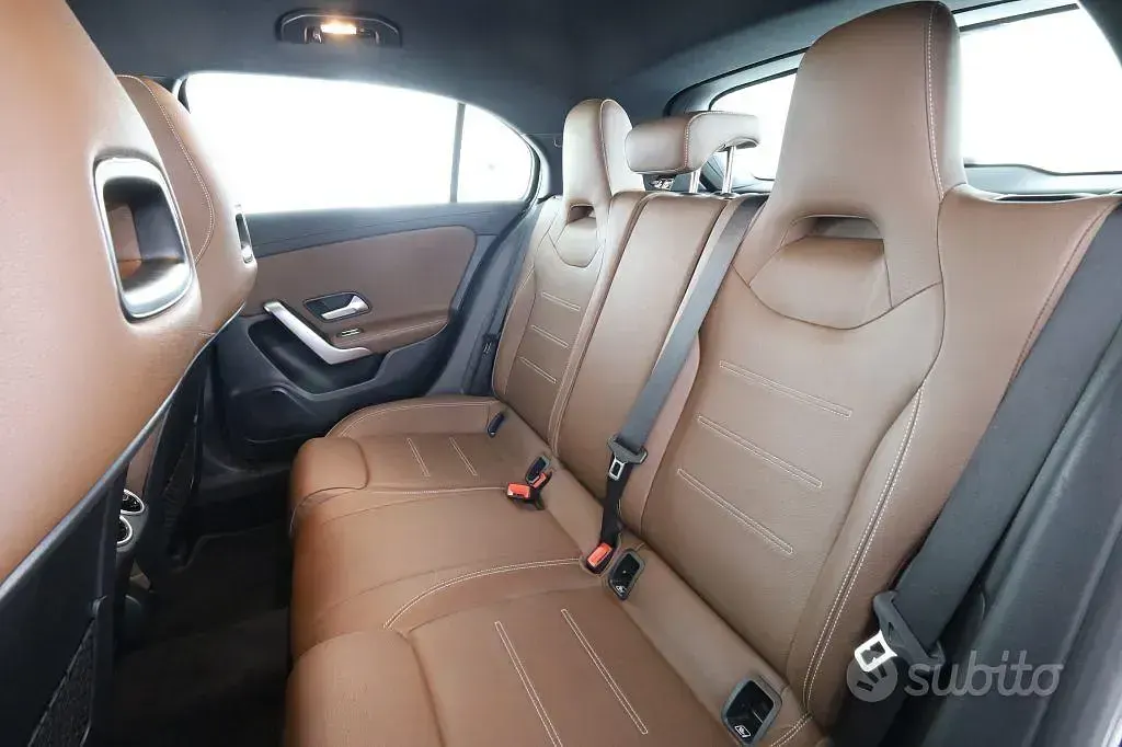 Usata Mercedes A180 150 CV (110 kW) 2021 Nero Berlina