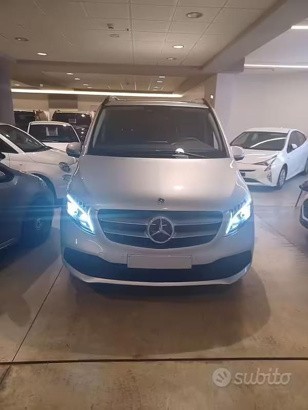 Nuova Mercedes V300 2025 Grigio Monovolume