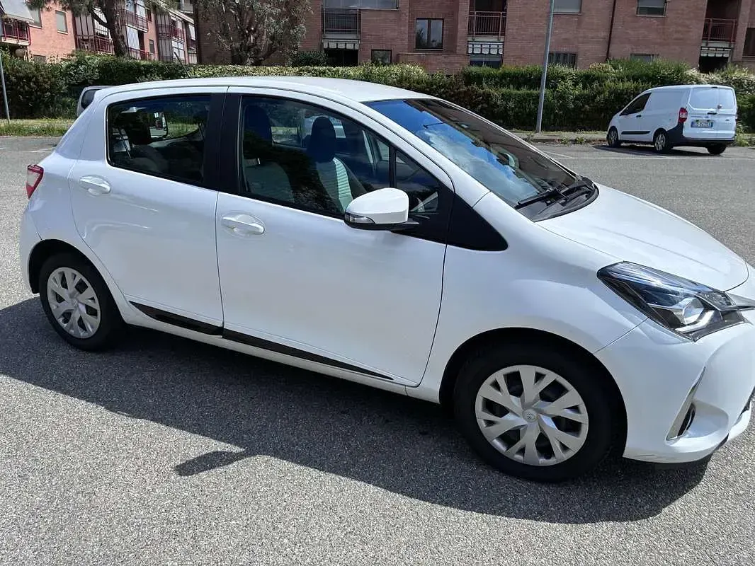 Usata Toyota Yaris Active 72 CV (52 kW) 2019 Berlina