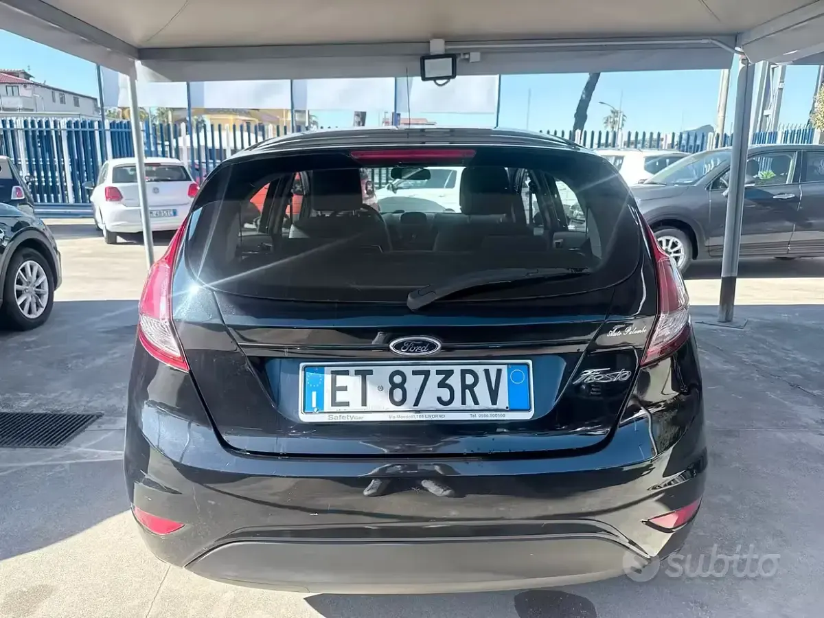 Usata Ford Fiesta Titanium 80 CV (58 kW) 2014 Nero Utilitaria