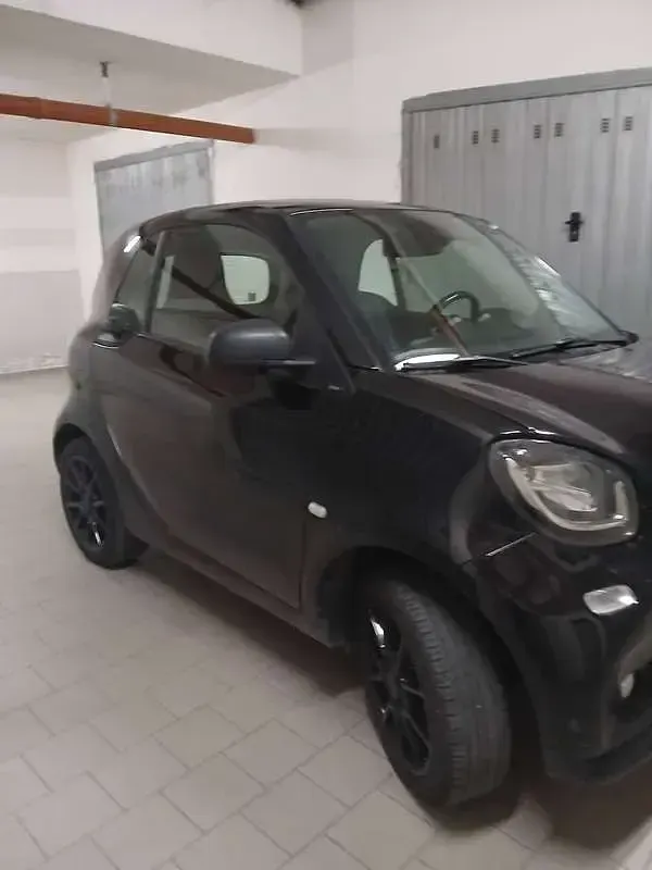Usata Smart ForTwo Coupé 763 CV (561 kW) 2017 Nero Coupé