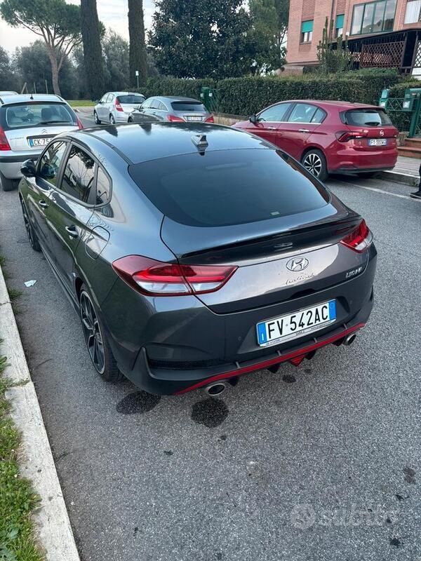 Grigio Usata 2019 Hyundai i30 Tre volumi | 25.900 € - Immagine 1/4