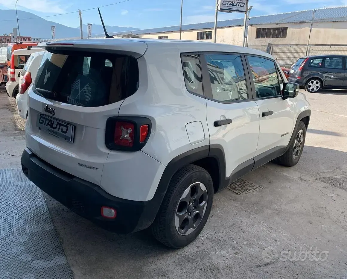Gebraucht Jeep Renegade Sport 95 PS (69 kW) 2017 Weiß SUV