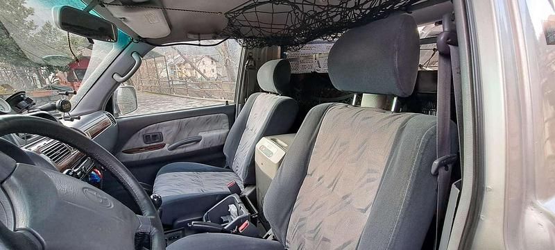 Käytetty Toyota Land Cruiser 160 HP (117 kW) 2001 Hopea Katumaasturi