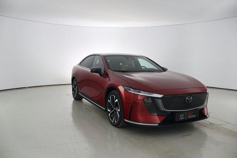 Nuova Mazda 6e Takumi-Line 180 kW (245 CV) 2025 Snowfalke white pearlescent Berlina