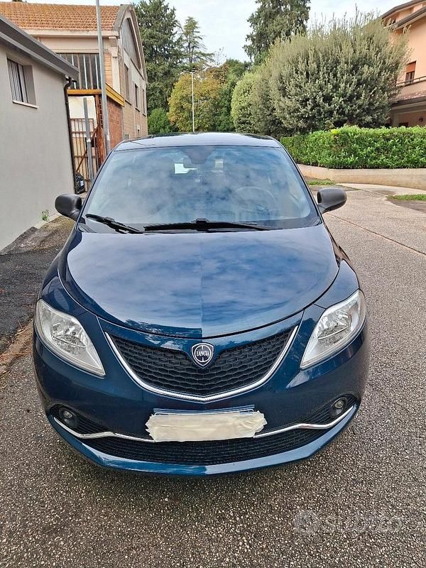 Blu/azzurro Usata 2016 Lancia Ypsilon Gold Due volumi | 5900 € (Ottimo prezzo) - Immagine 1/4