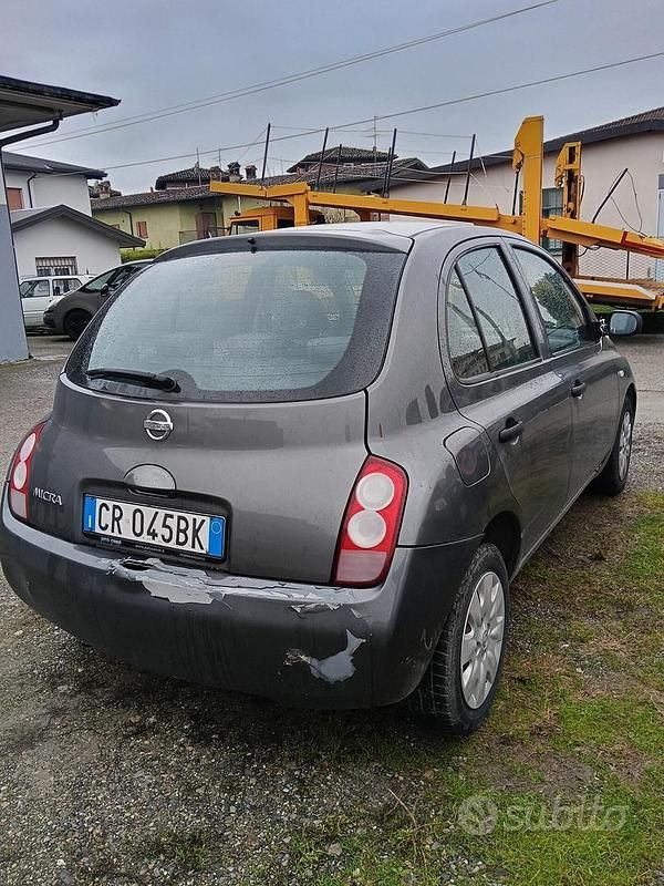 Usata Nissan Micra Visia 80 CV (58 kW) 2004 Grigio Berlina
