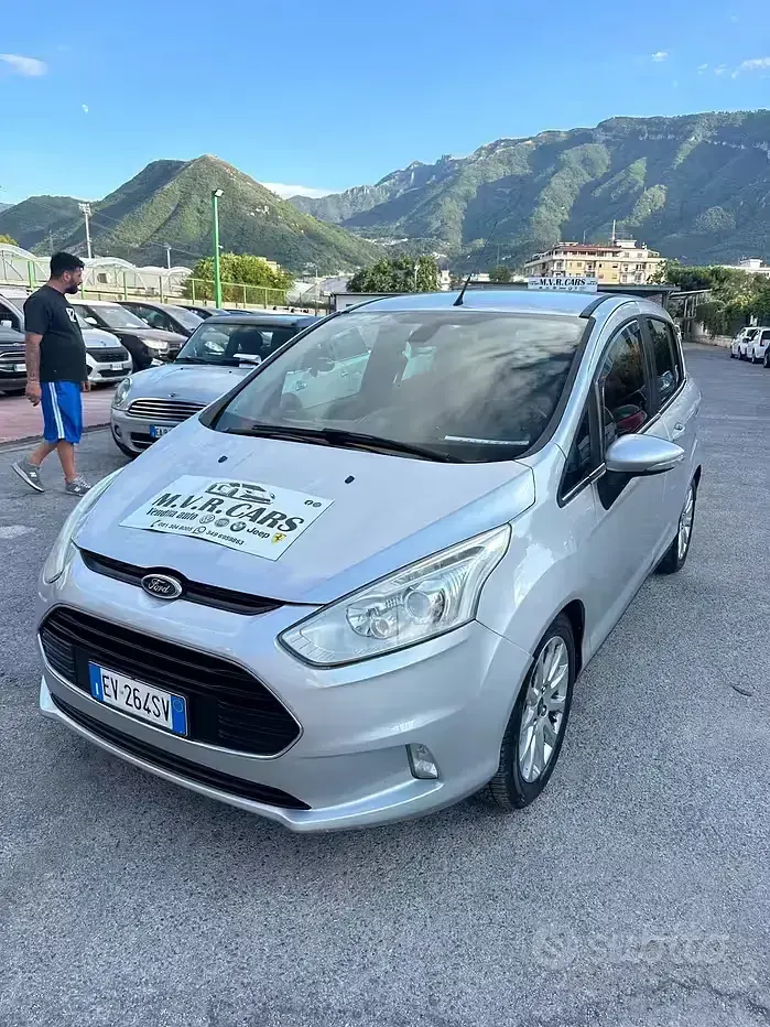 Usata Ford B-MAX Business Edition 105 CV (77 kW) 2014 Grigio Monovolume