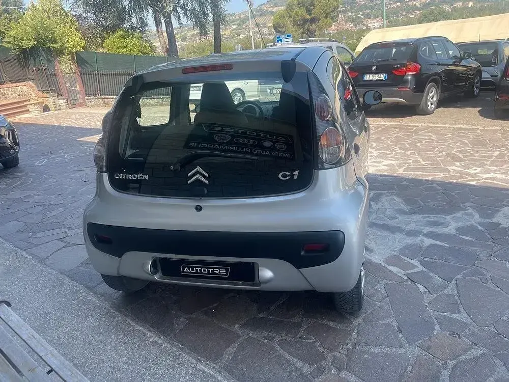 Usata Citroën C1 68 CV (50 kW) 2011 Argento Utilitaria
