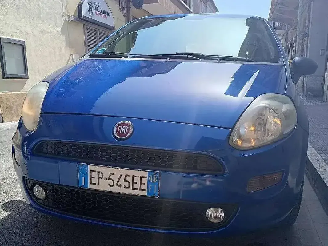 Usata Fiat Grande Punto S 77 CV (56 kW) 2013 Blu/azzurro Utilitaria