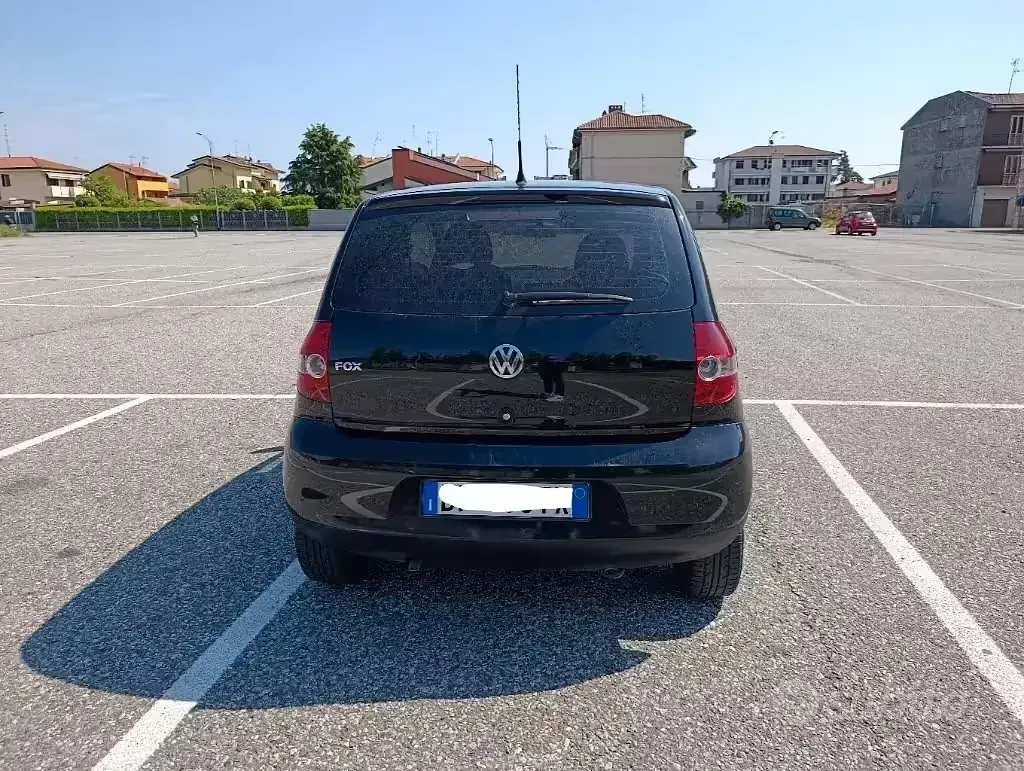 Usata VW Fox 54 CV (39 kW) 2008 Nero Utilitaria