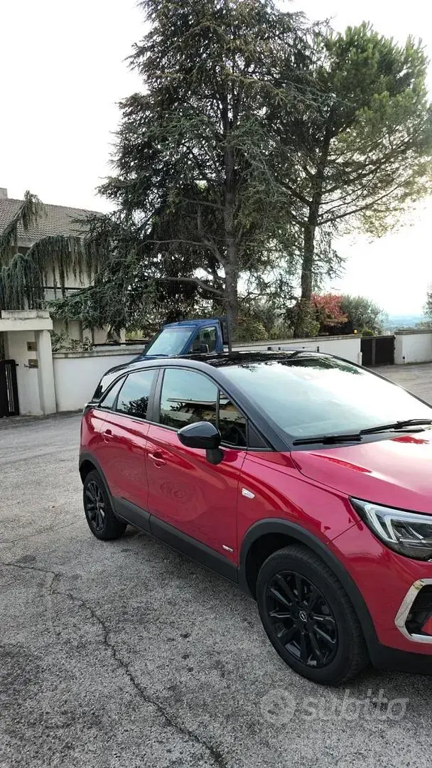 Usata Opel Crossland 110 CV (80 kW) 2022 Rosso SUV