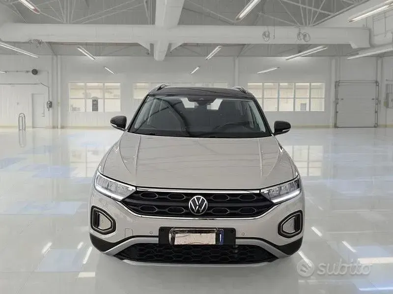 Usata VW T-Roc Life 150 CV (110 kW) 2022 Grigio SUV