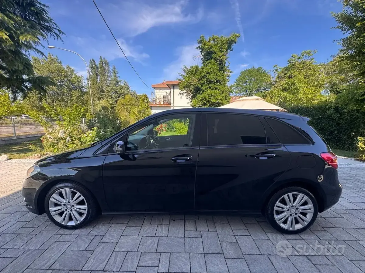 Usata Mercedes B180 Executive 109 CV (80 kW) 2013 Nero Monovolume