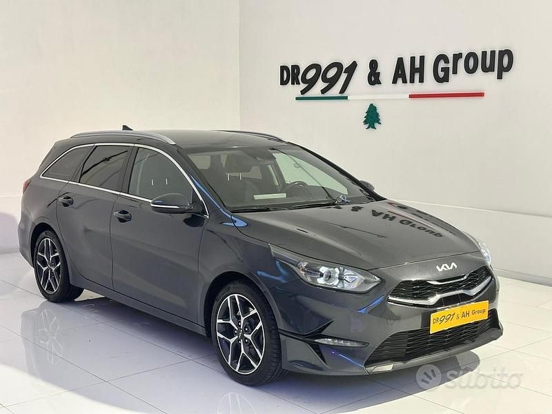 Usata Kia Ceed Sportswagon Style 100 CV (73 kW) 2022 Grigio Station wagon