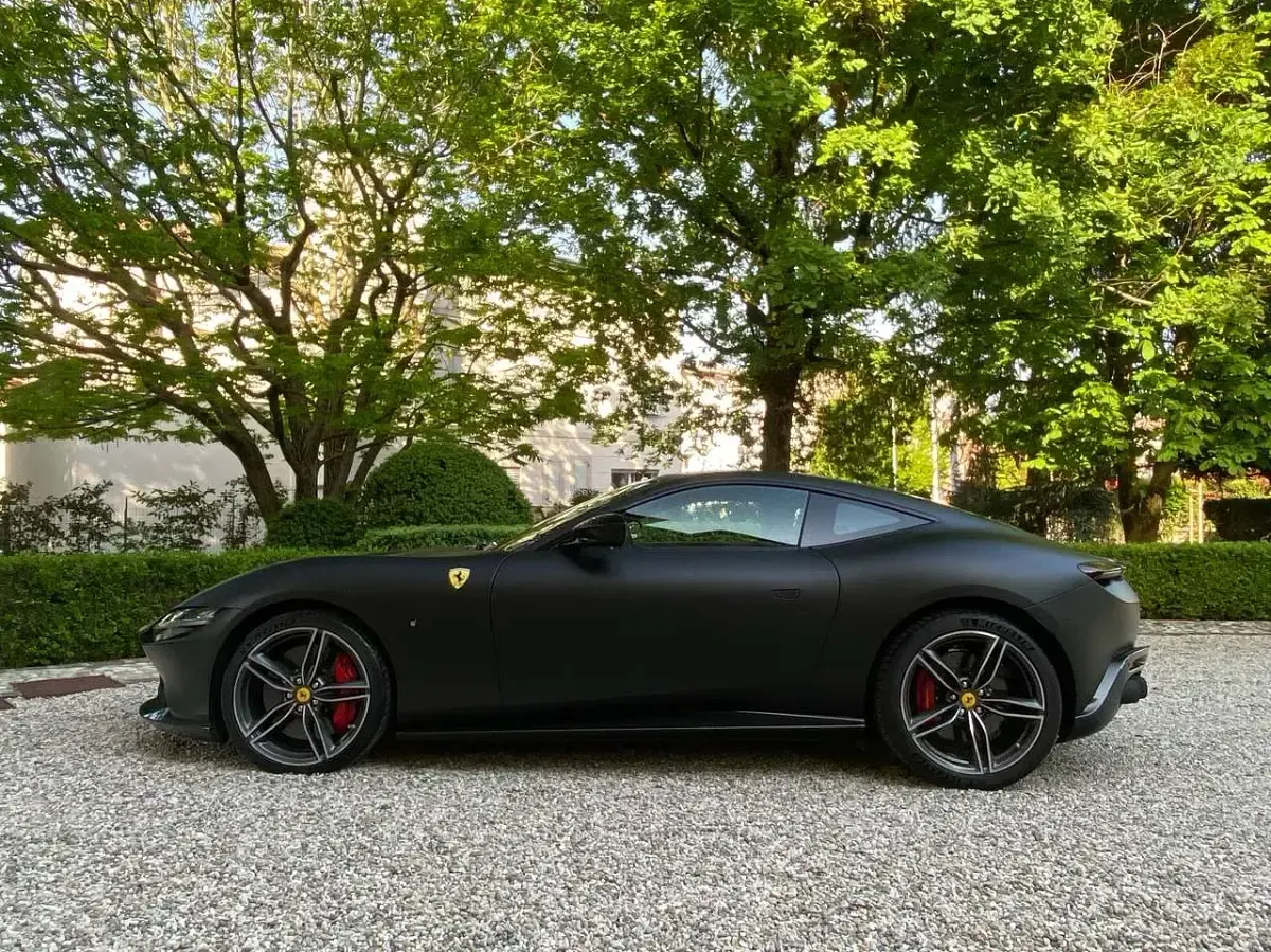 Usata Ferrari Roma 620 CV (456 kW) 2022 Nero Coupé