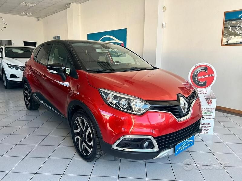 Usata Renault Captur 90 CV (66 kW) 2015 Rosso SUV