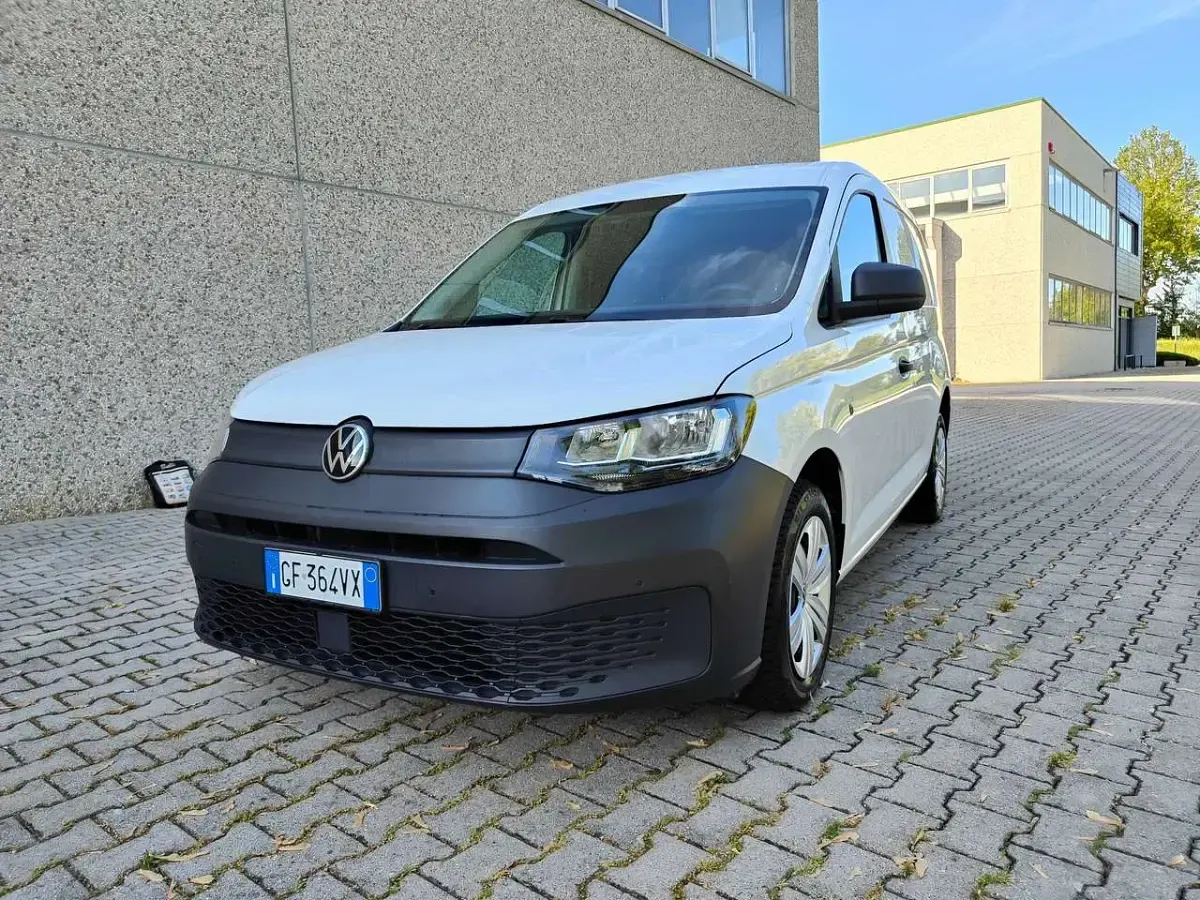 Usata VW Caddy Business 75 CV (55 kW) 2021 Bianco Monovolume