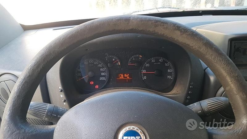 Usata Fiat Doblò 105 CV (77 kW) 2007 Bianco Monovolume