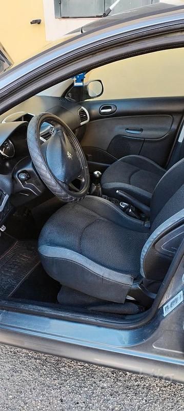Usata Peugeot 206+ 70 CV (51 kW) 2011 Grigio Utilitaria