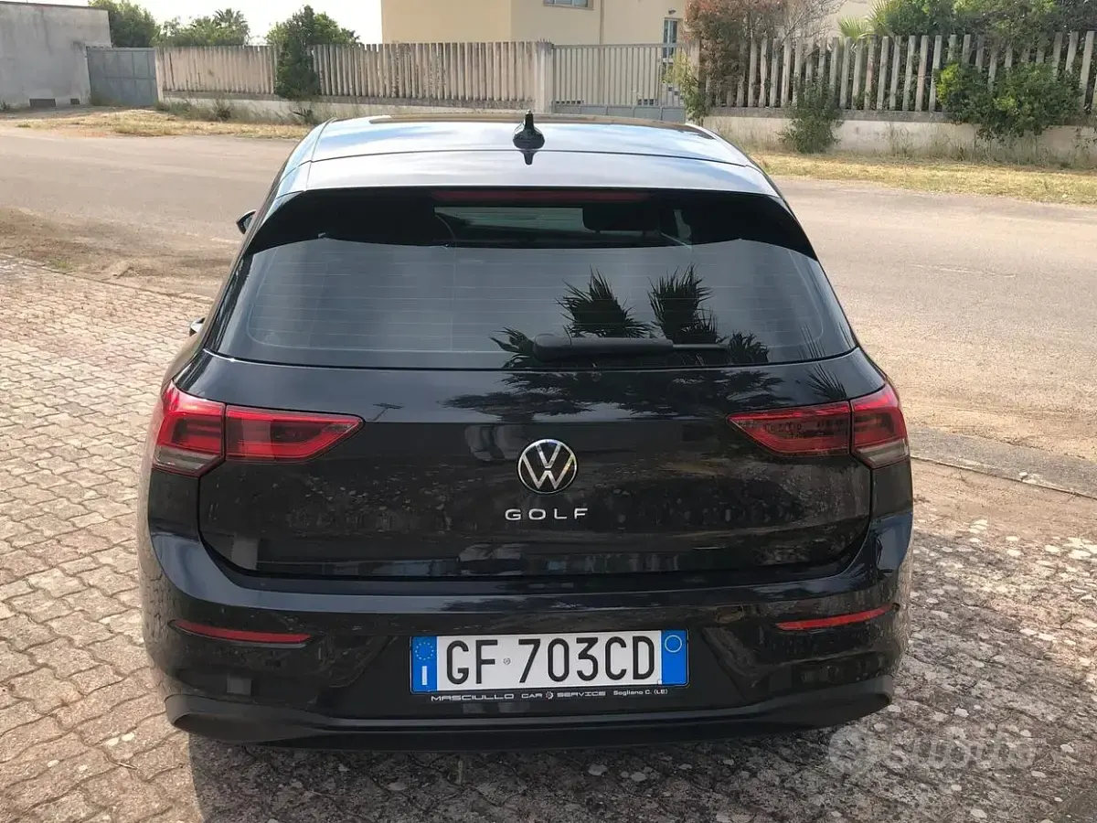 Używany VW Golf VII Life 116 KM (85 kW) 2021 Czarny Hatchback