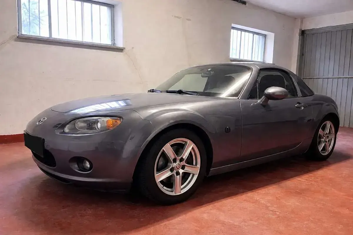 Usata Mazda MX5 126 CV (92 kW) 2006 Cabrio