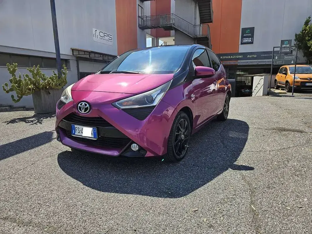 Usata Toyota Aygo X-cite 72 CV (52 kW) 2018 Viola Utilitaria
