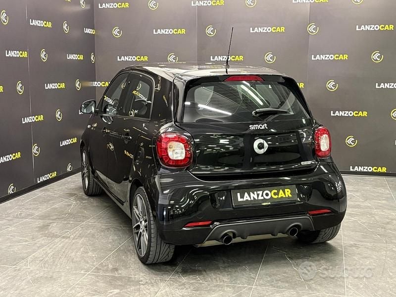 Usata Smart ForFour Brabus Xclusive 109 CV (80 kW) 2017 Nero Utilitaria