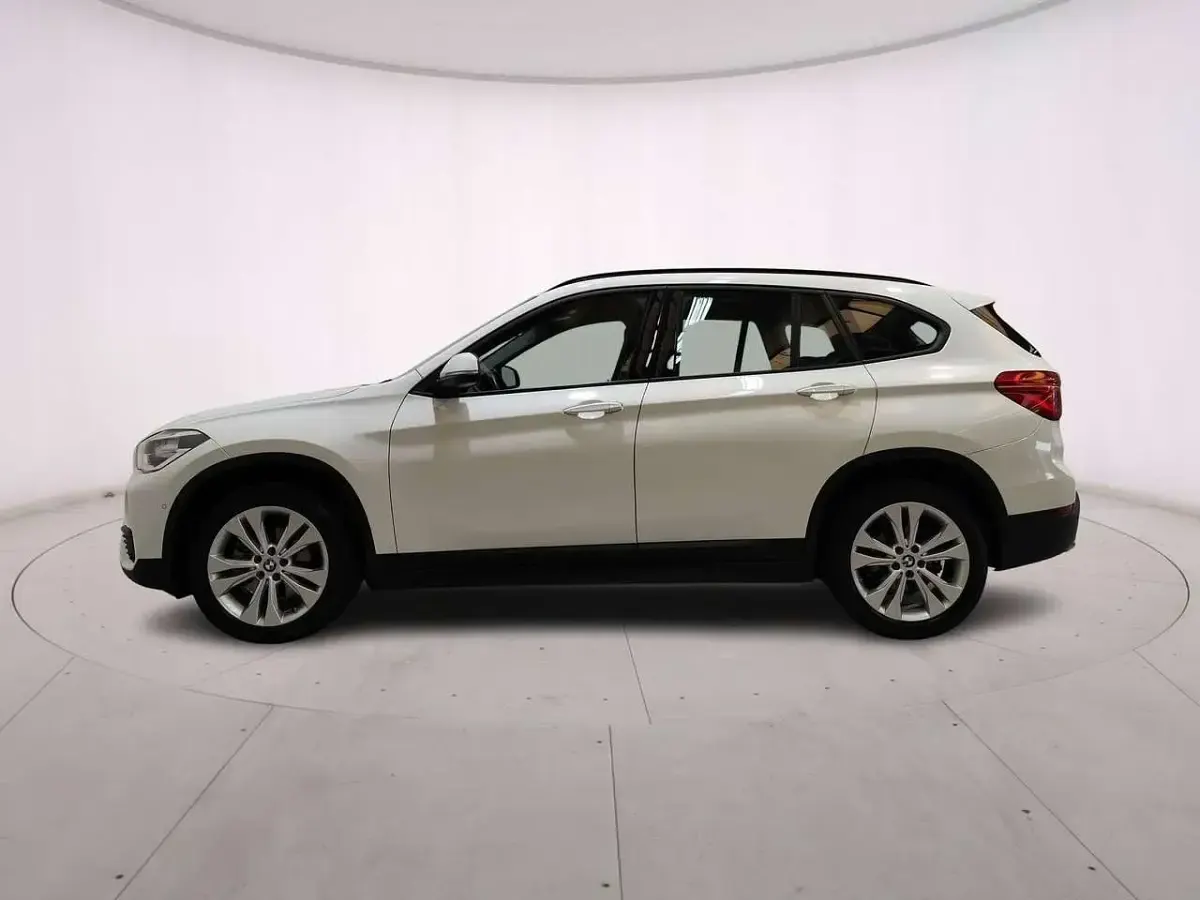 Usata BMW X1 150 CV (110 kW) 2019 Alpin white SUV